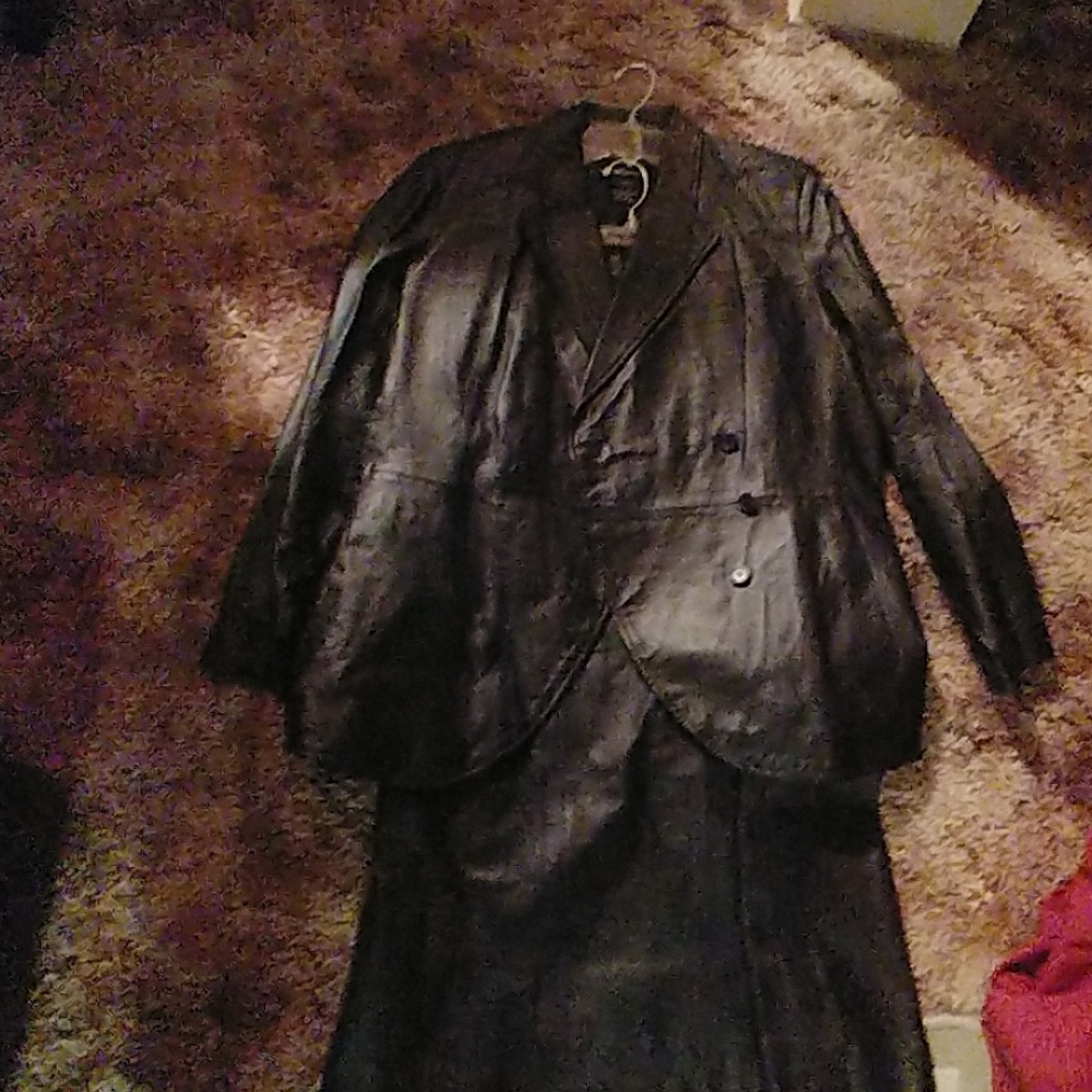 Metrostyle 2pc black leather skirt set